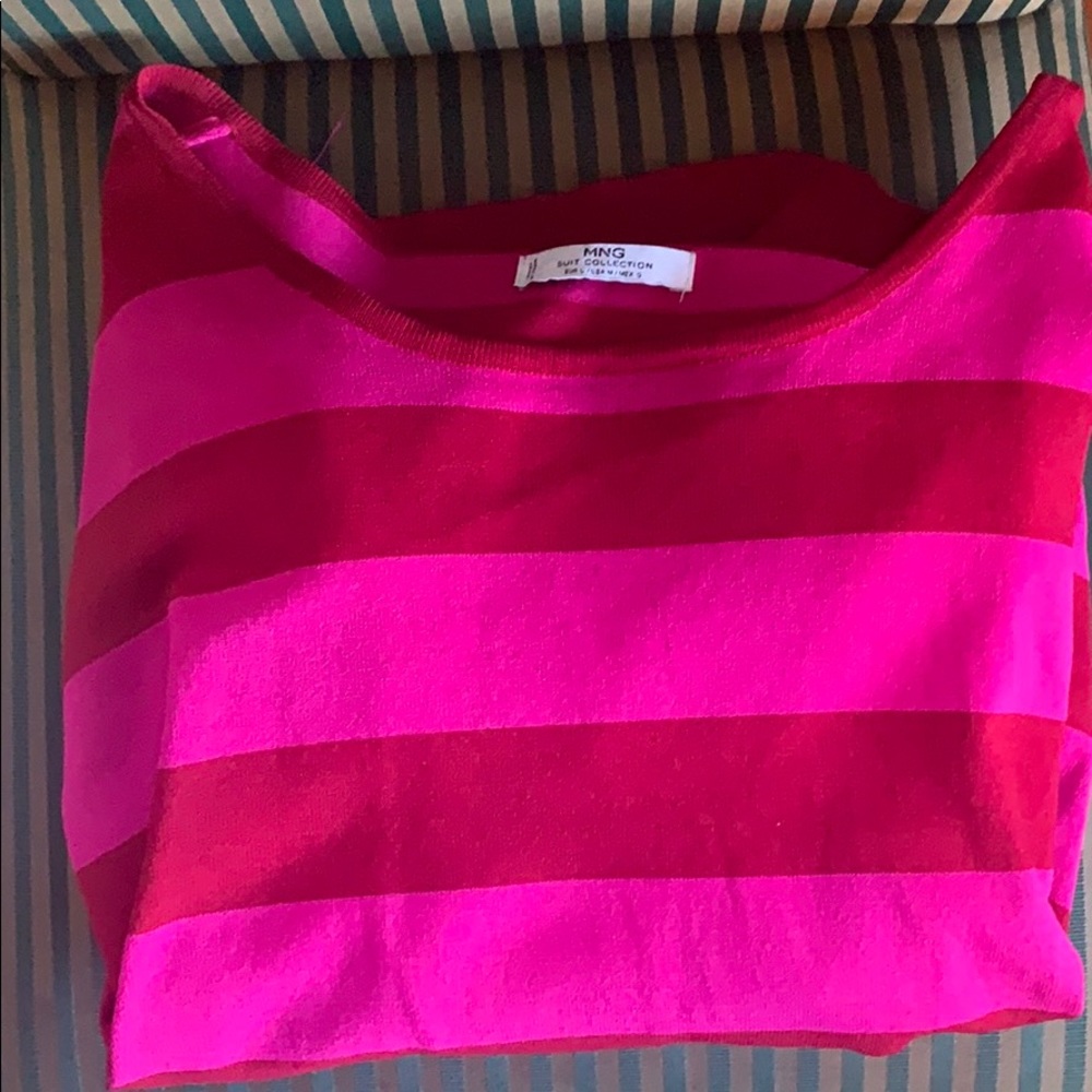 MMG Suit Collection Scoop Neck Top • Large